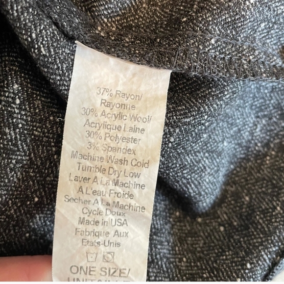 Brandy Melville Preppy Grey Skater Skirt - Picture 5 of 8